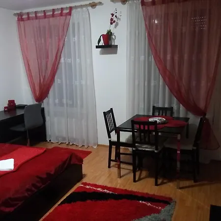 Debrecenter Apartament *